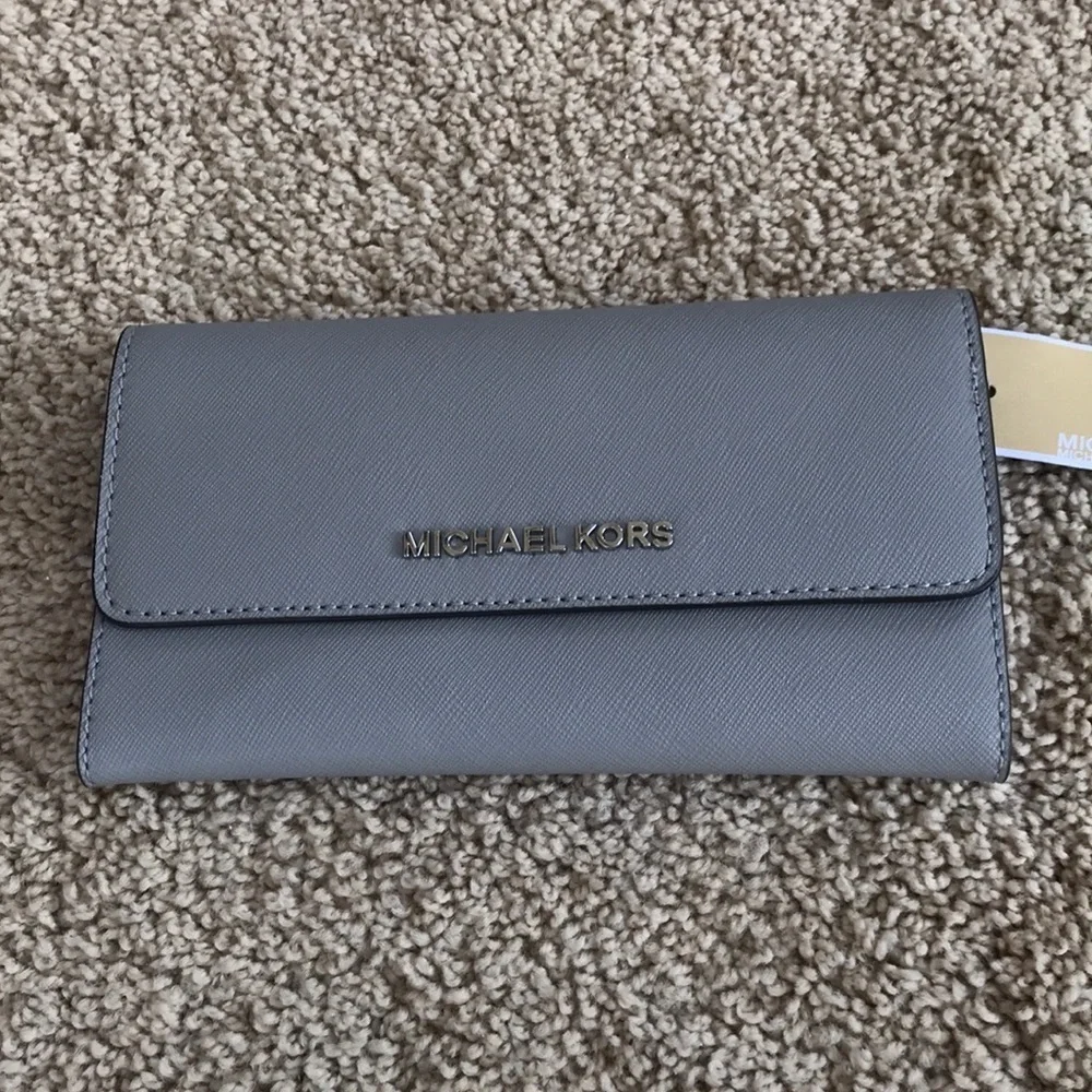 NWT! MICHAEL Michael Kors large trifold jet set ash grey wallet